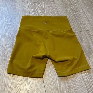 Lululemon Wunder Train High-Rise Short 6"
